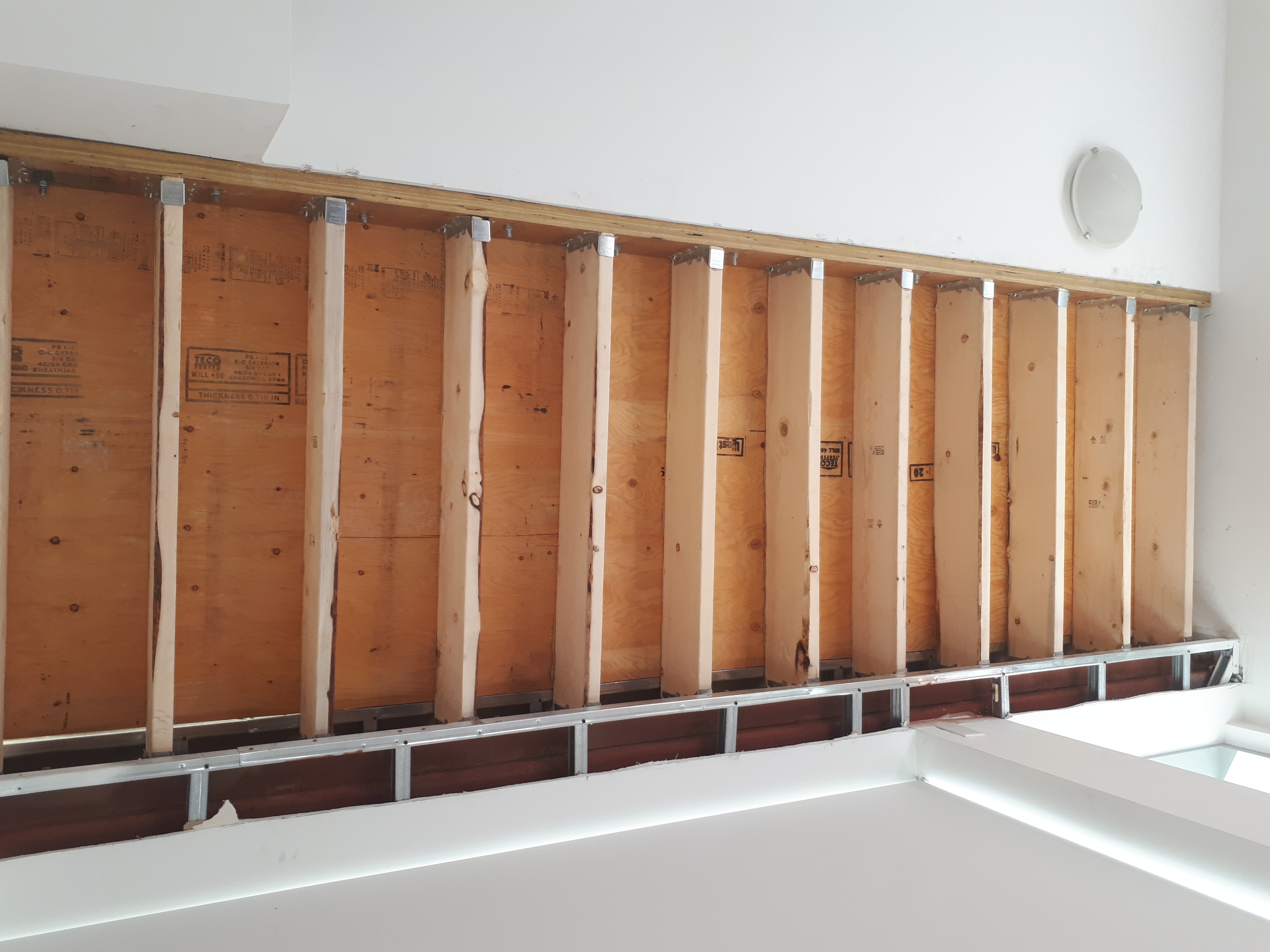 Condo Townhouse Renovation in Toronto: Queens Quay East, photo 3