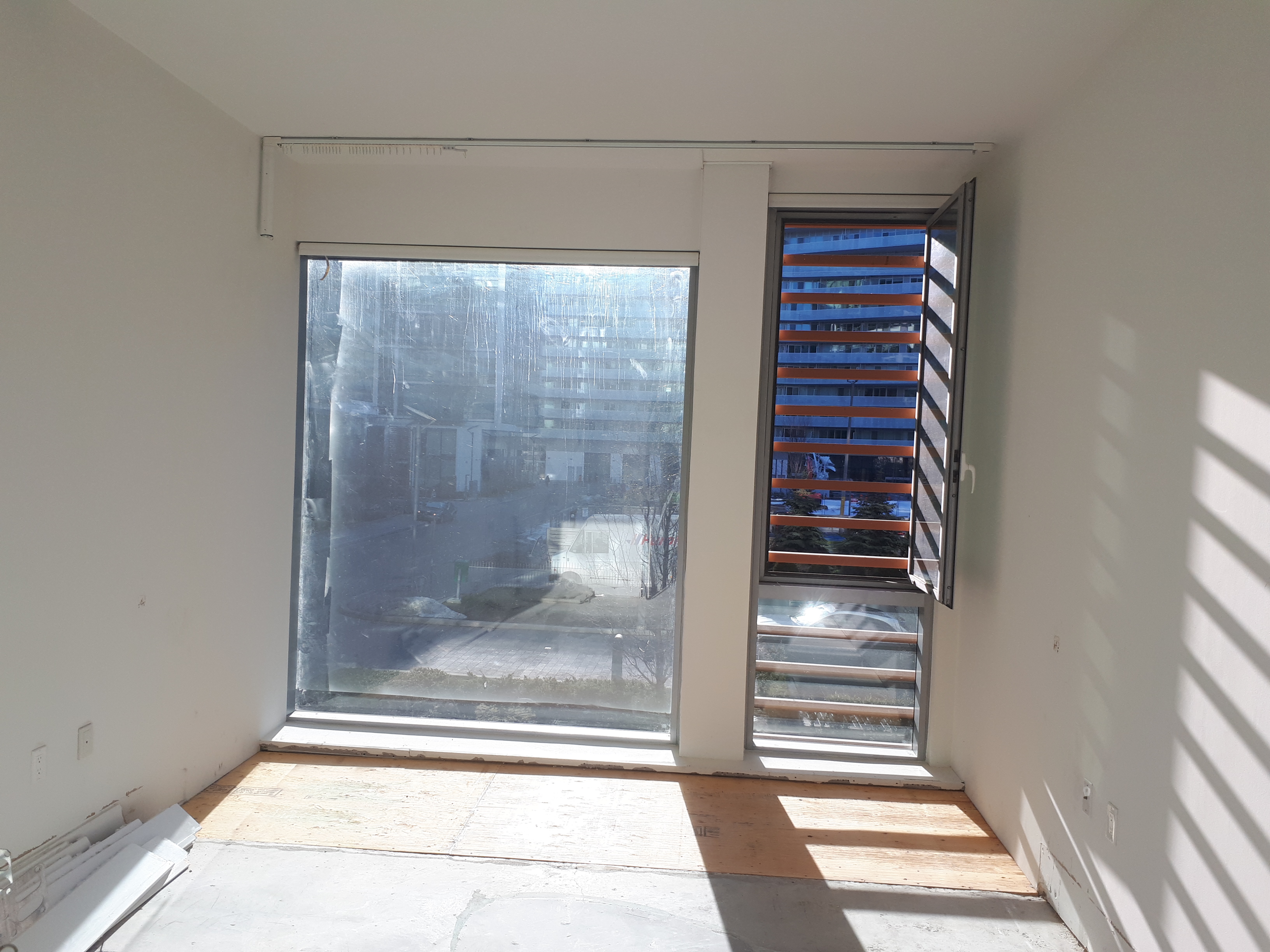 Condo Townhouse Renovation in Toronto: Queens Quay East, photo 4