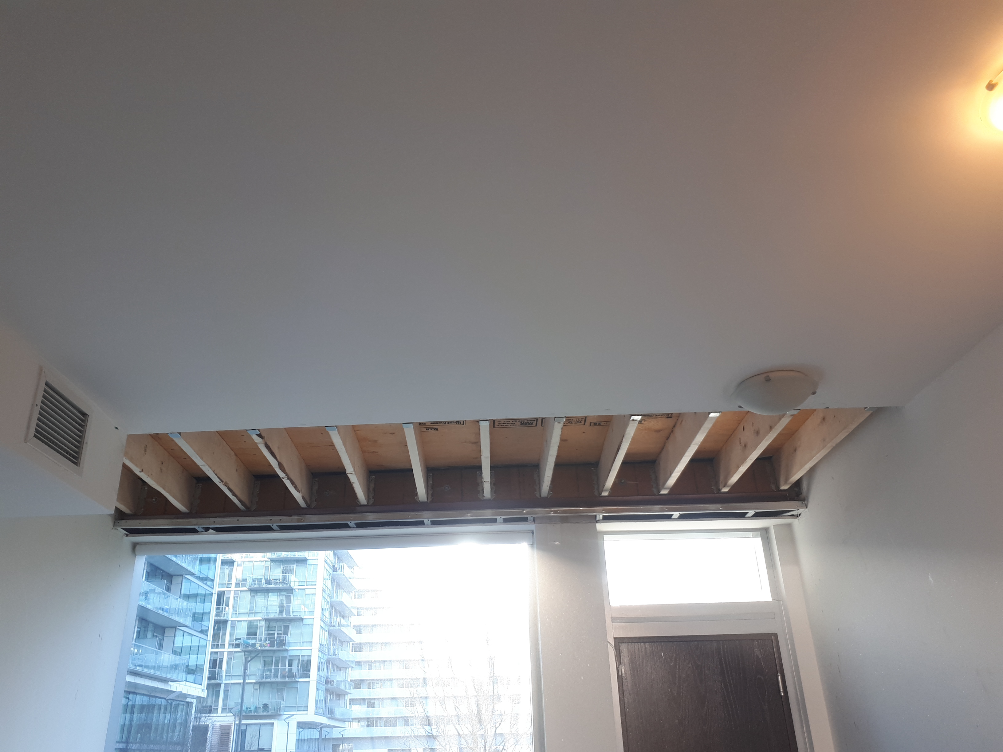 Condo Townhouse Renovation in Toronto: Queens Quay East, photo 5