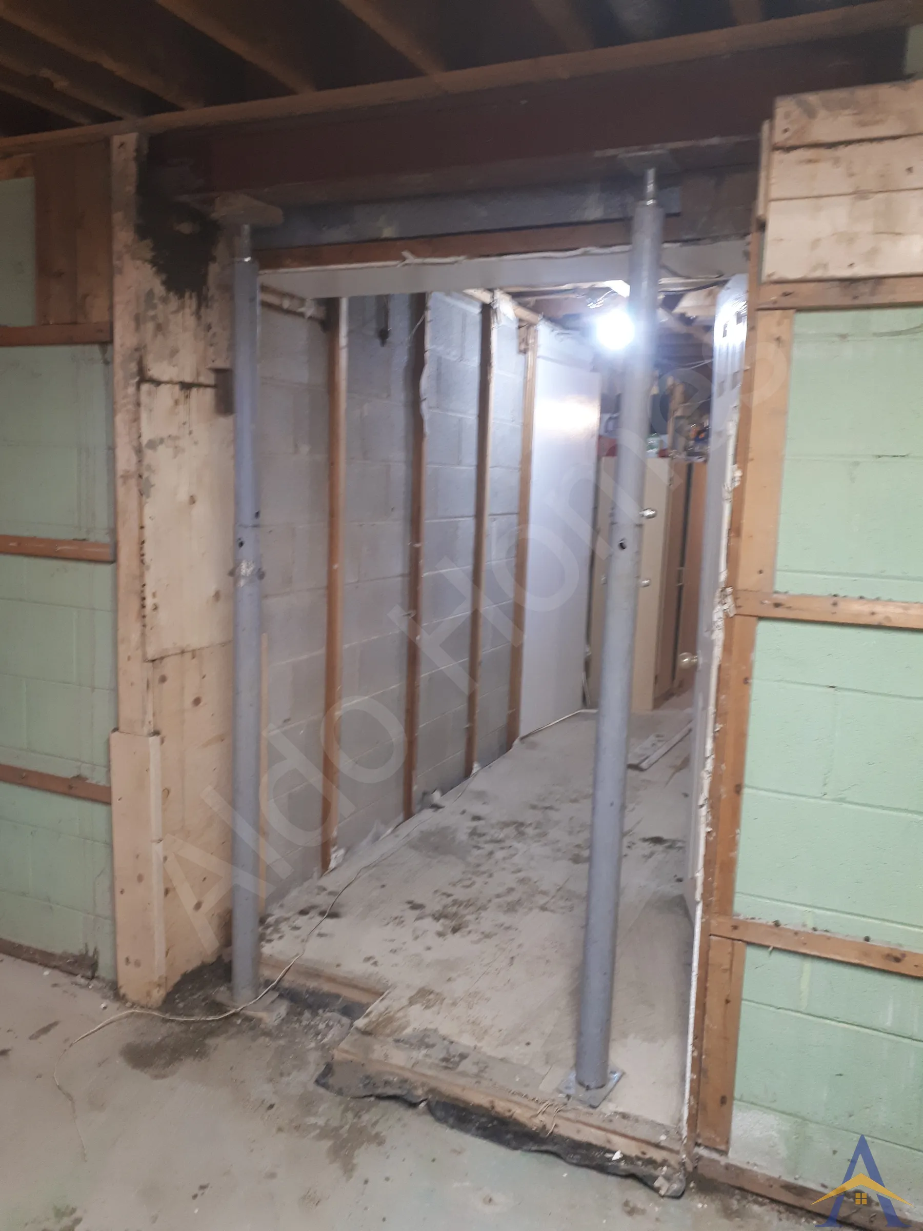 5-ft Steel Beam Installation for Basement Opening in Scarborough: Densgrove Road, photo 3