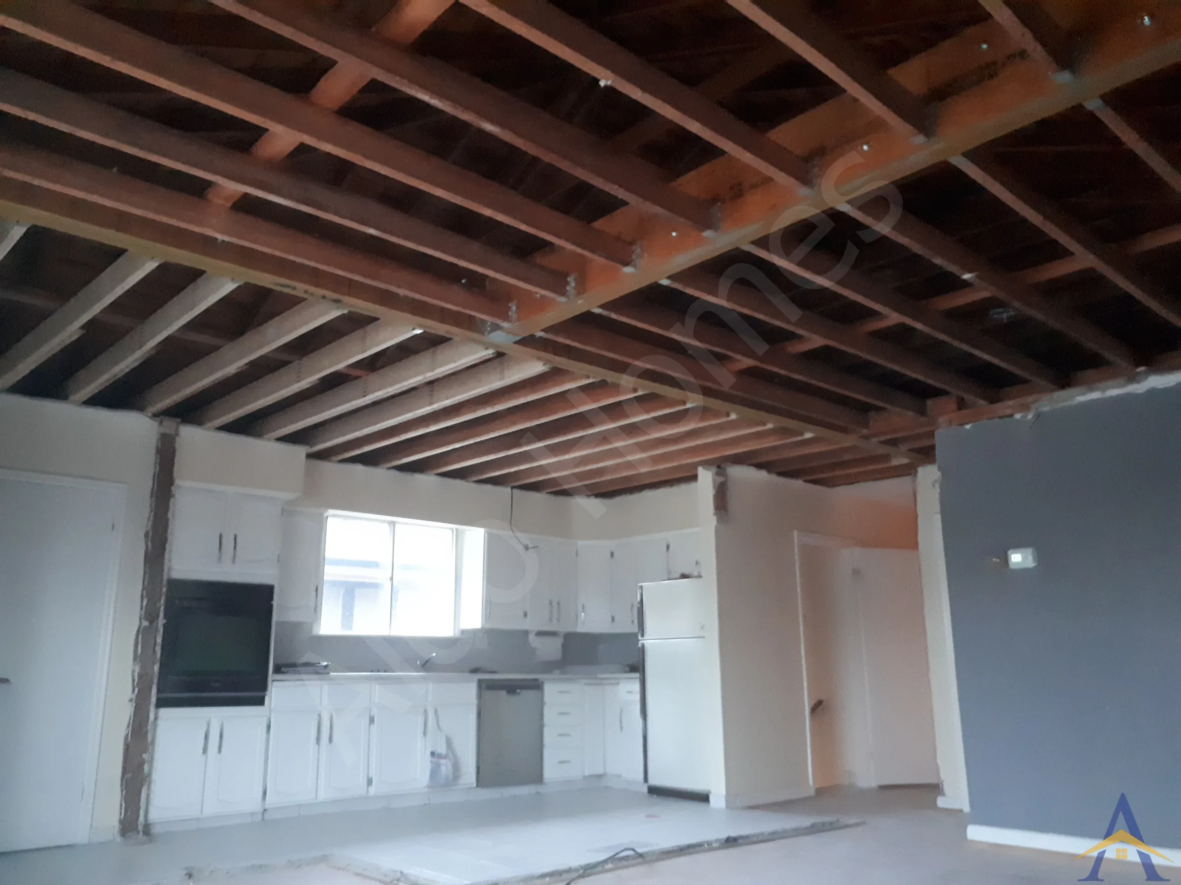 Bungalow Load-Bearing Wall Removal in North York: Gaydon Avenue, photo 4