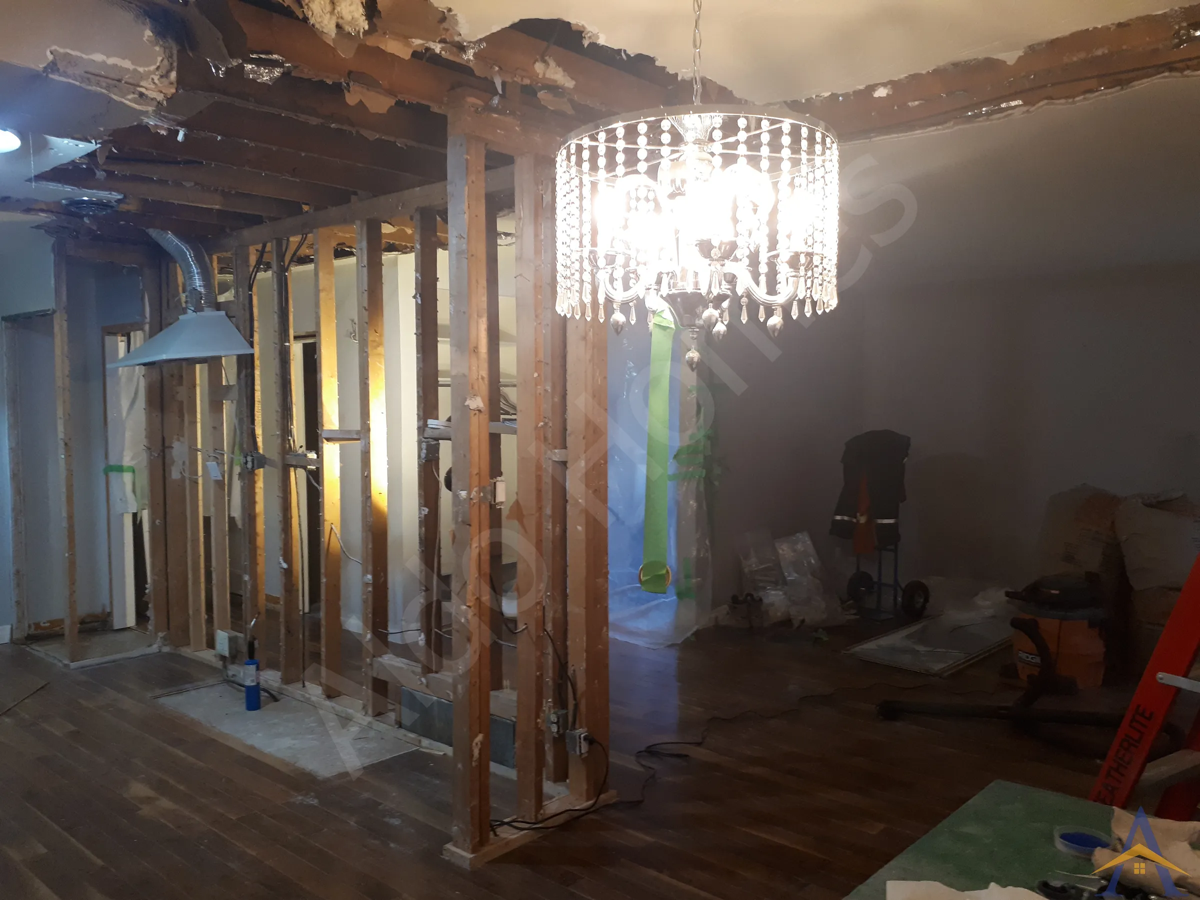 Bungalow Load-Bearing Wall Removal in Etobicoke: Holywell Dr, photo 2