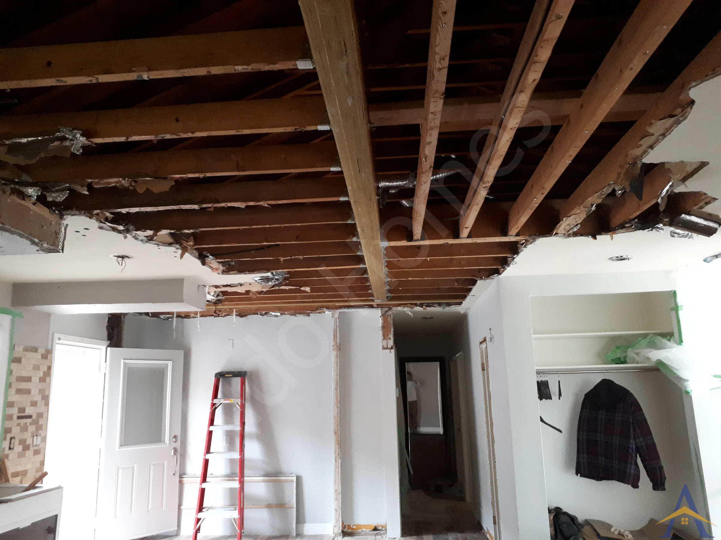 Bungalow Load-Bearing Wall Removal in Etobicoke: Holywell Dr, photo 3