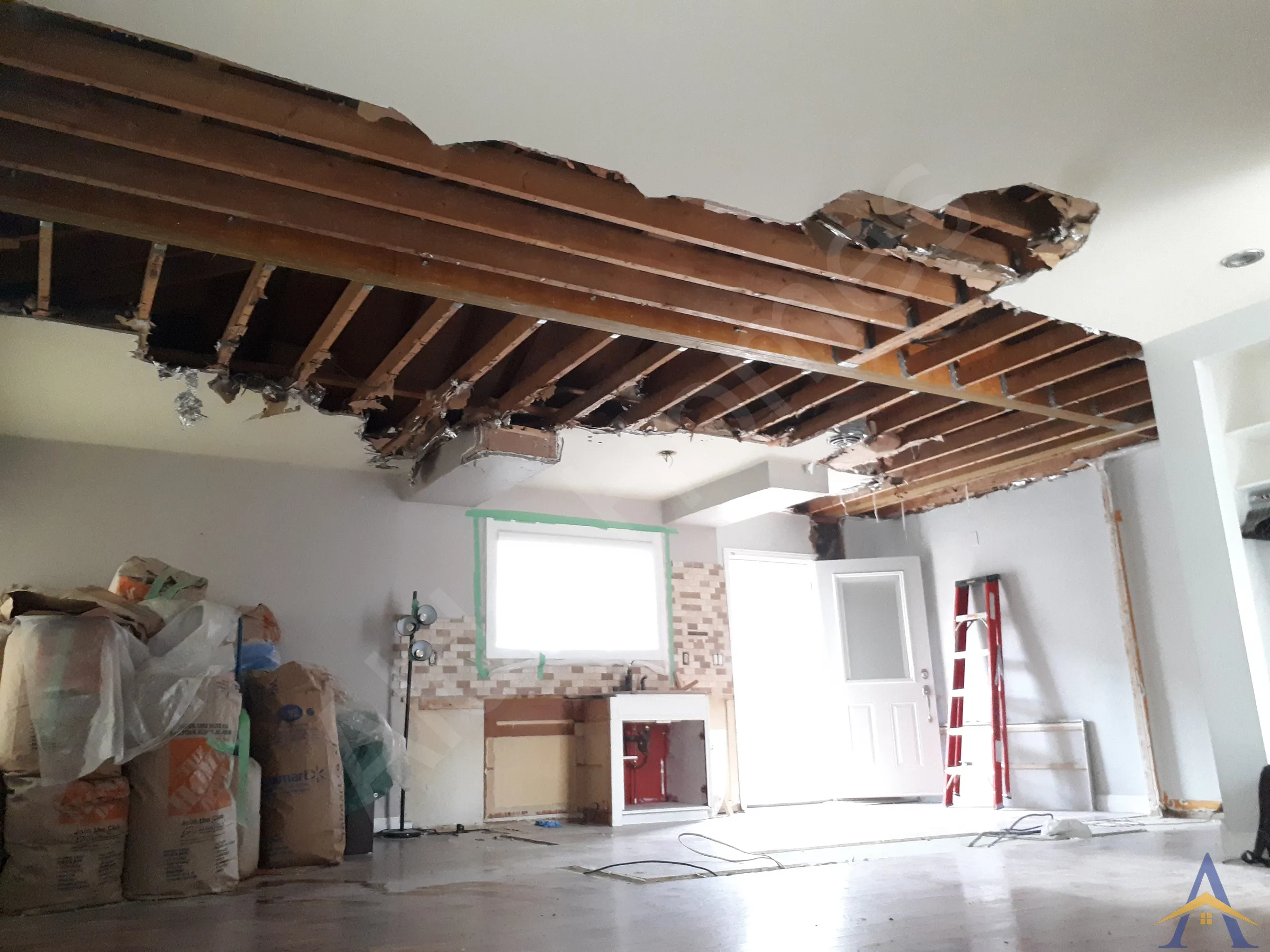 Bungalow Load-Bearing Wall Removal in Etobicoke: Holywell Dr, photo 4