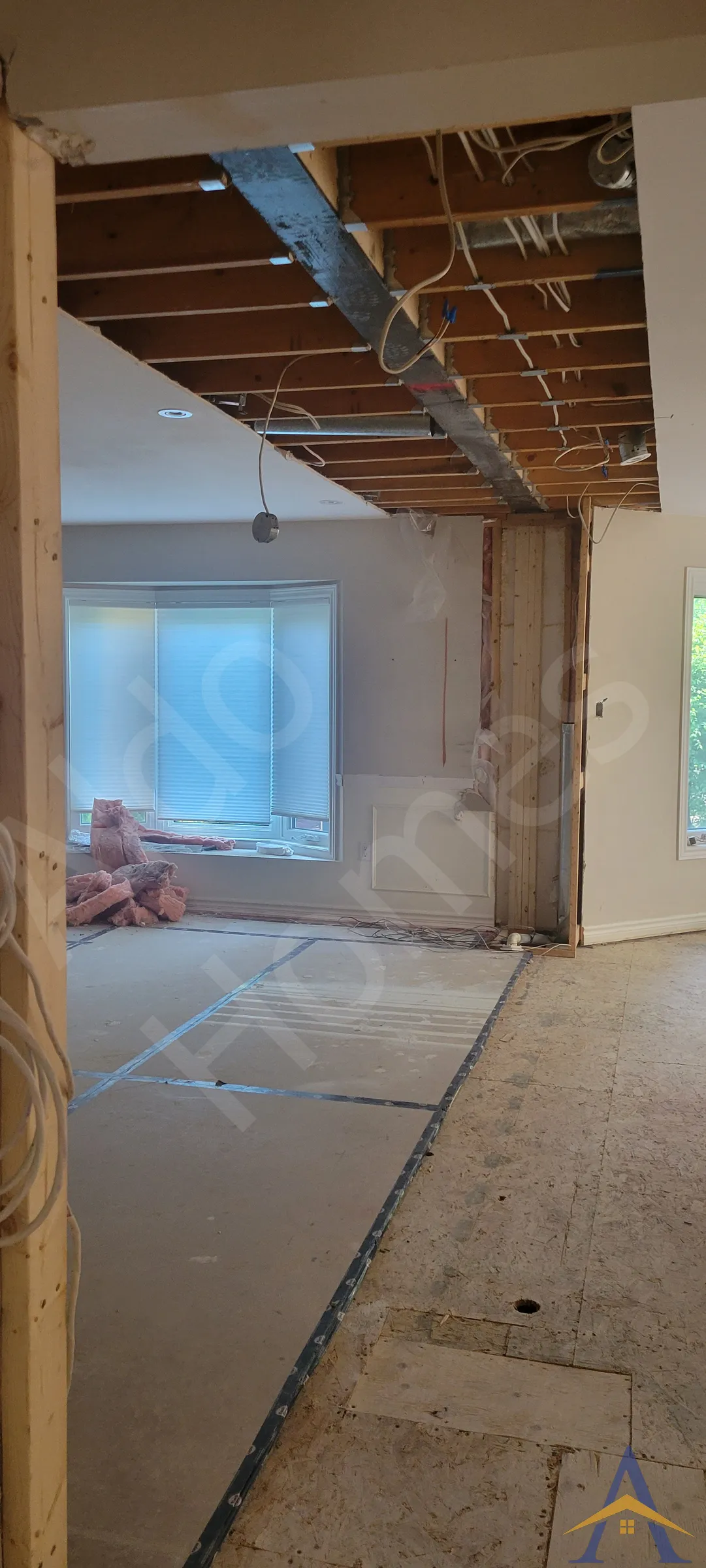 Load-Bearing Wall Removal in Oakville: Peak Place, photo 2