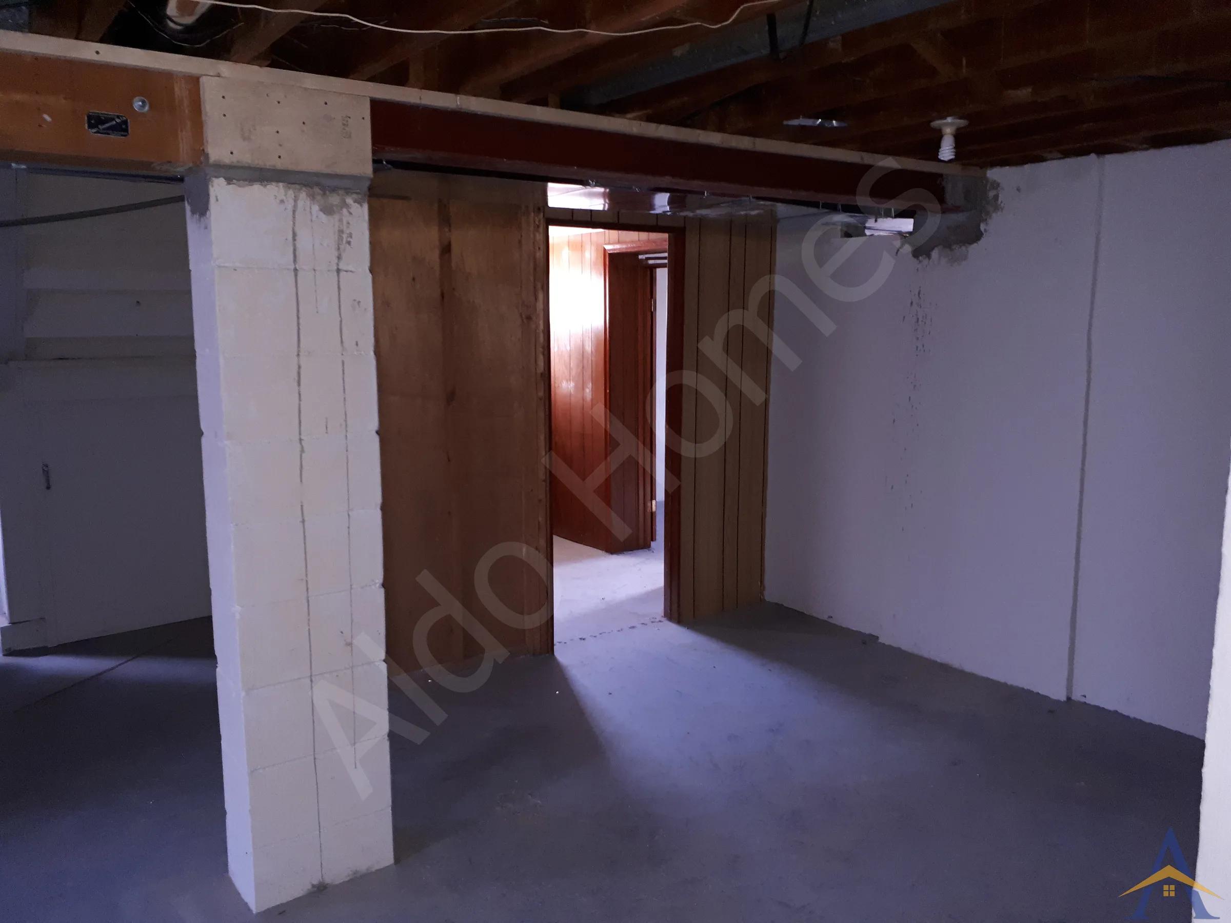 Basement Steel Beam Installation in Oshawa: Chesterton Ave, photo 4