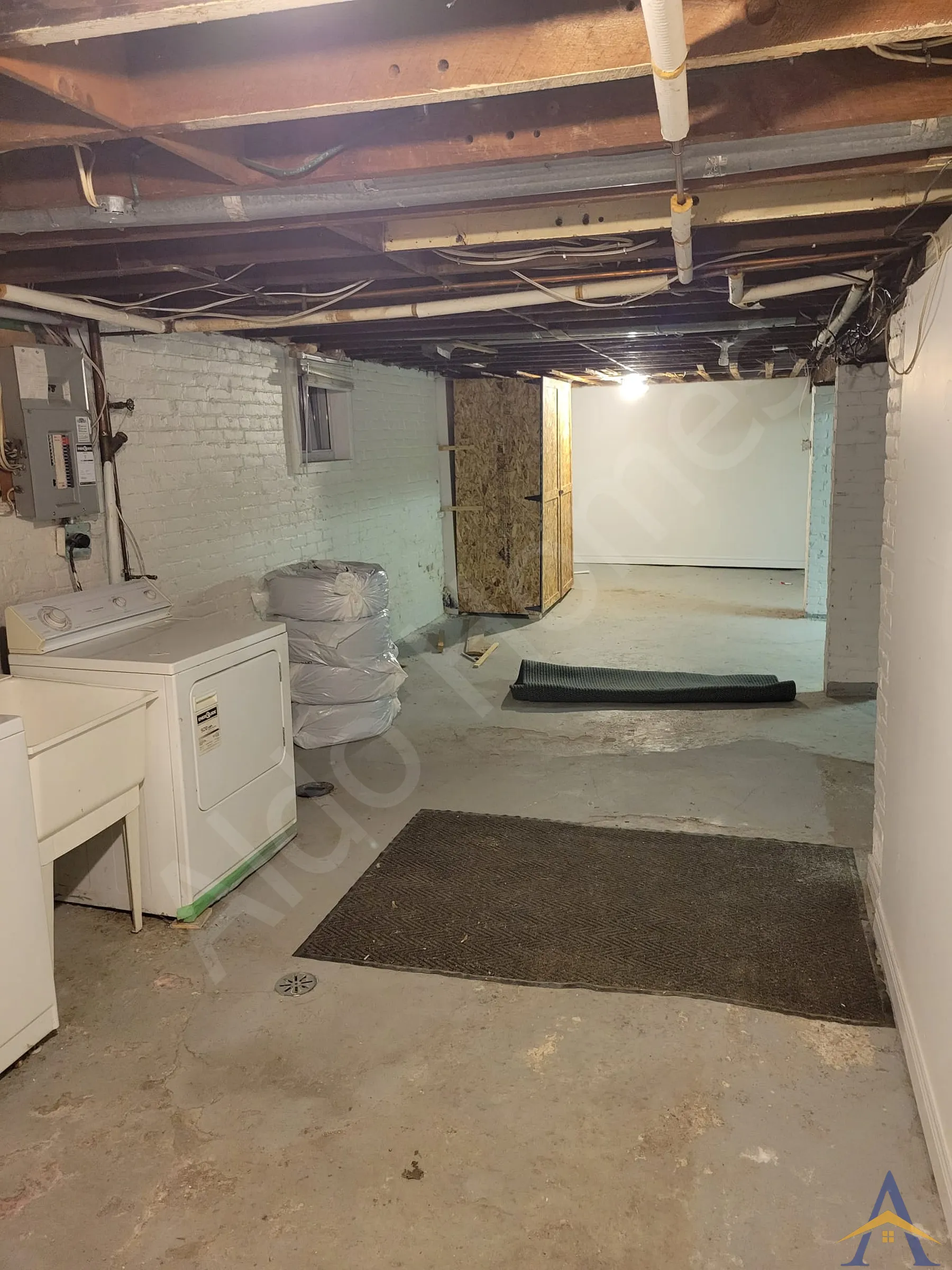 Basement Steel Beam Installation in Toronto: Gerrard Street East, photo 4