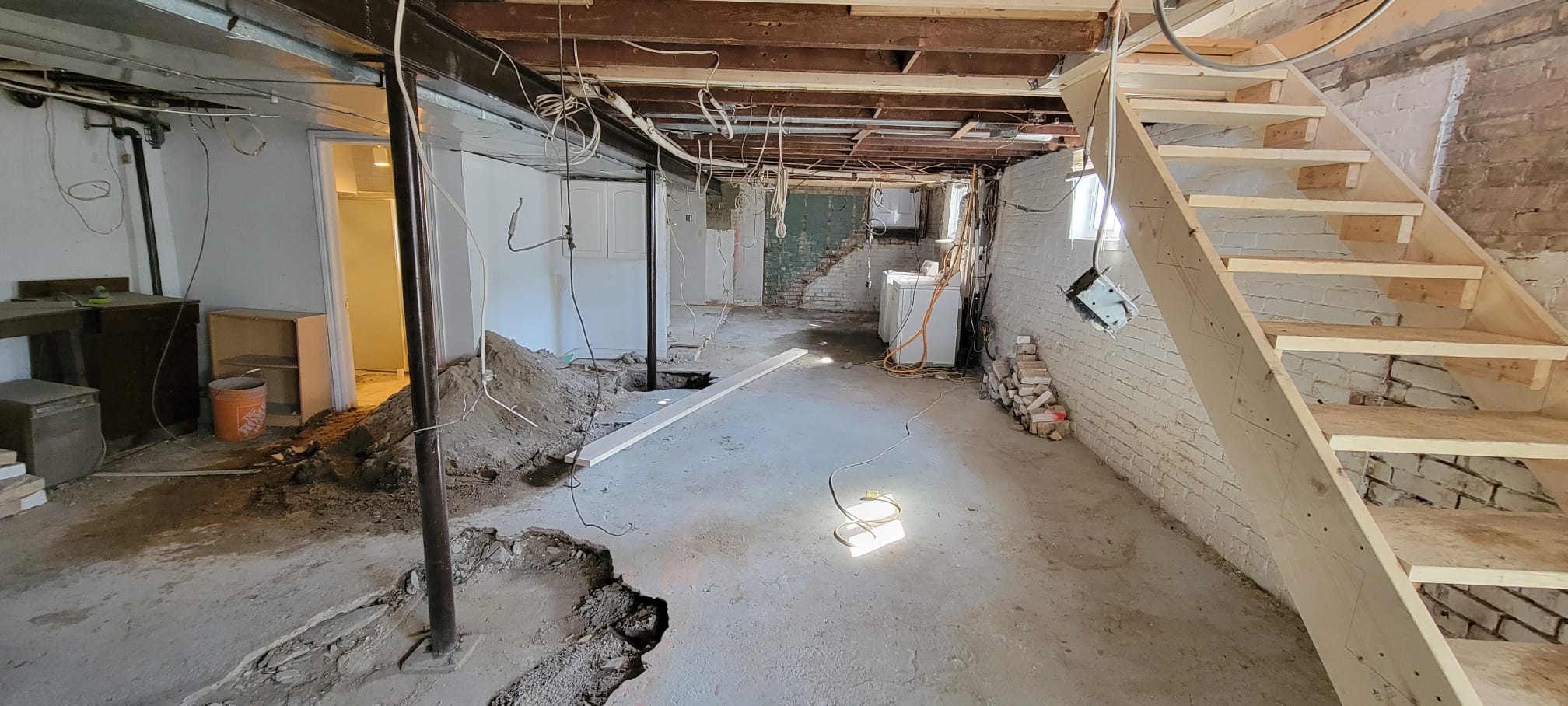 Basement Steel Beam Installation in Toronto: Gerrard Street East, photo 5