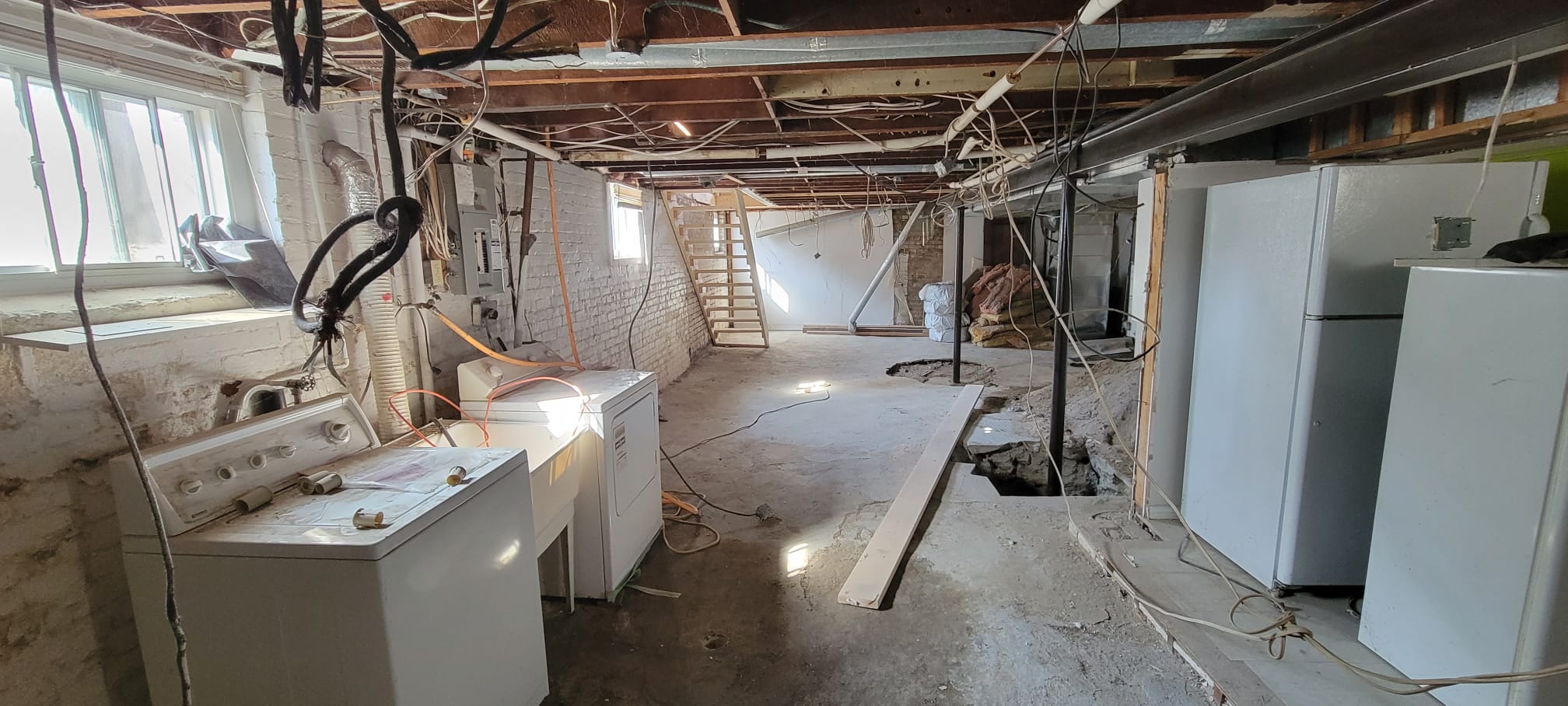 Basement Steel Beam Installation in Toronto: Gerrard Street East, photo 6