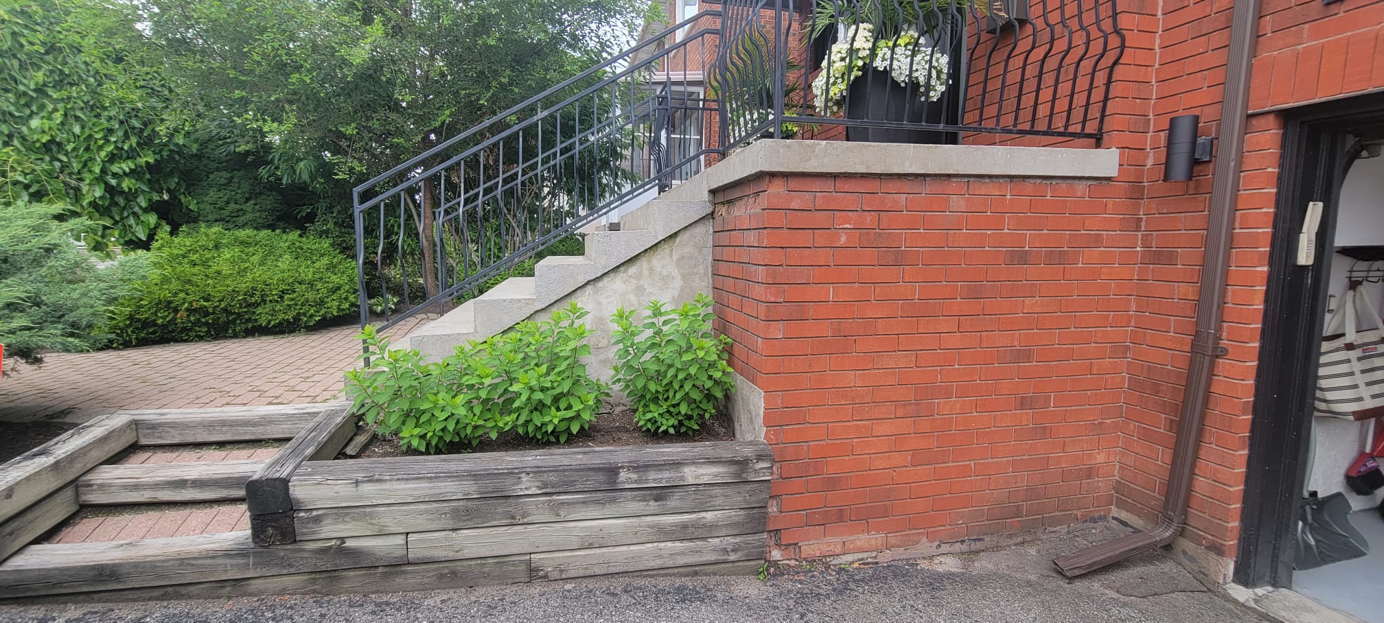 Brick Work and Masonry in North York: Lawrence Ave W, photo 2