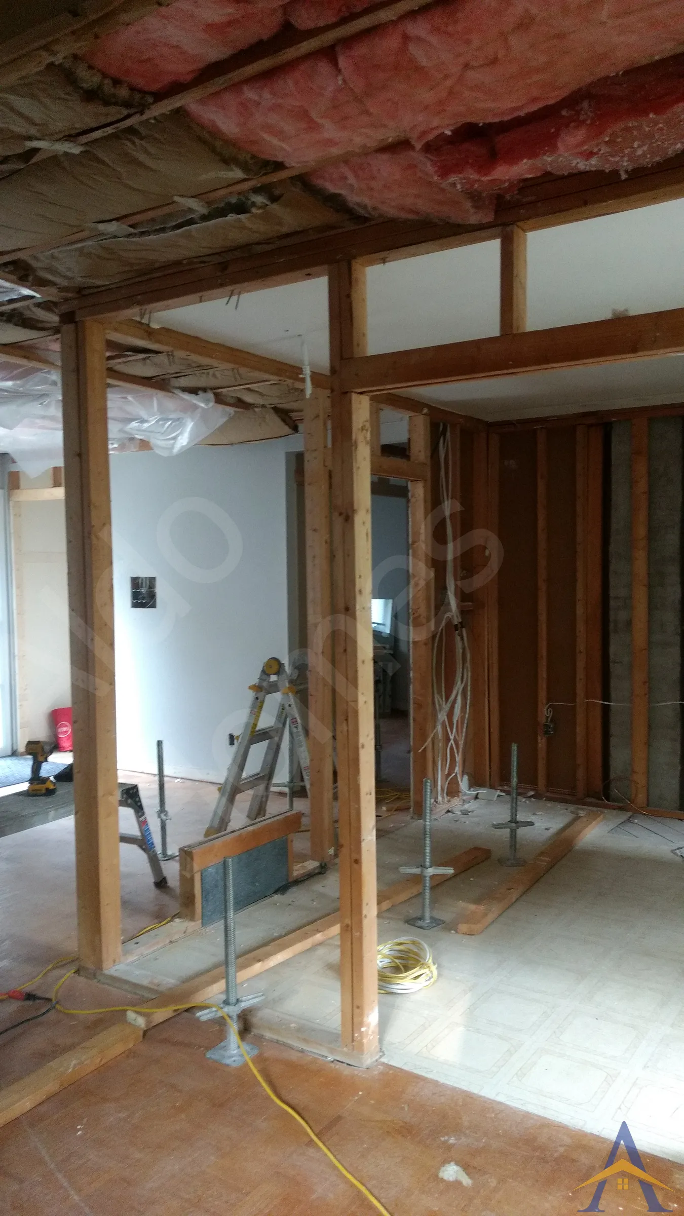 Bungalow Load-Bearing Wall Removal in Mississauga: April rd