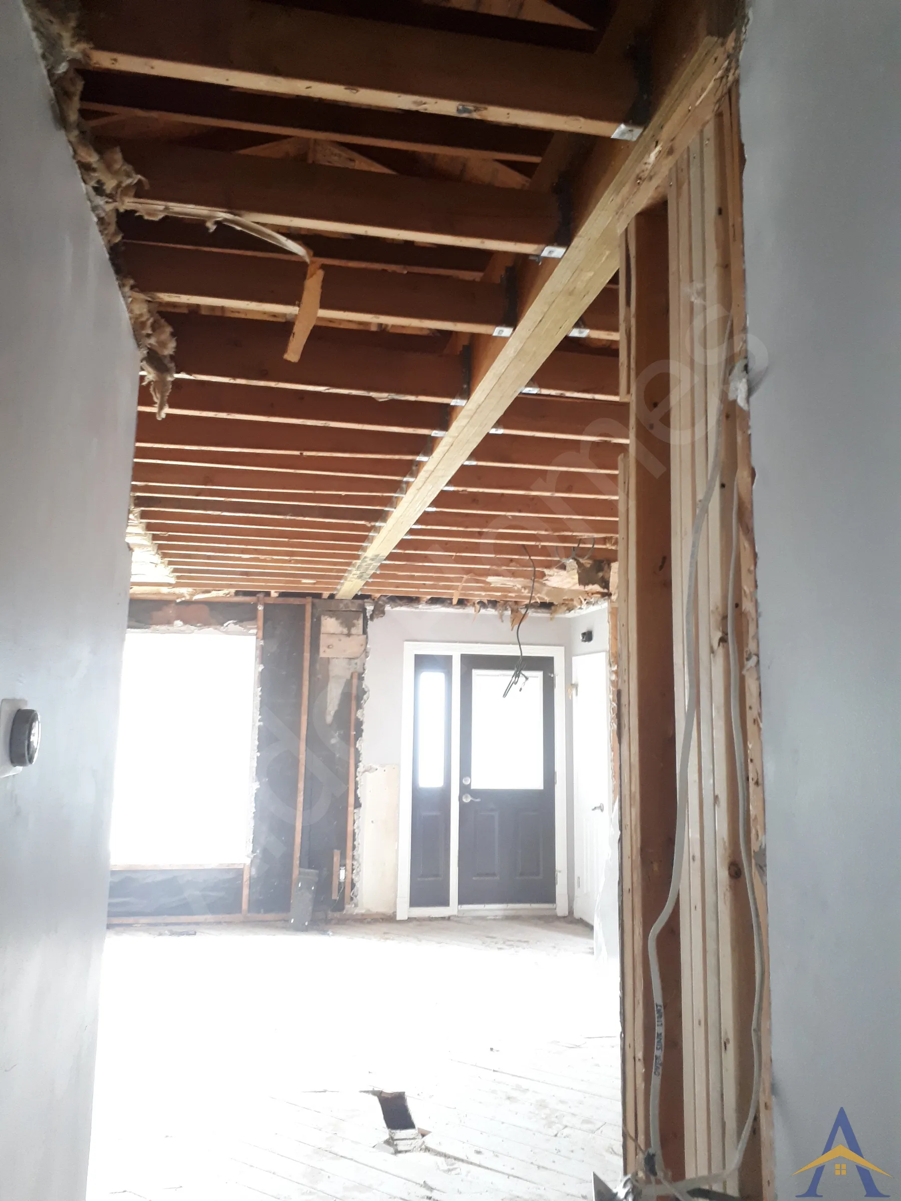 Bungalow Load-Bearing Wall Removal in Scarborough: Doerr, photo 3