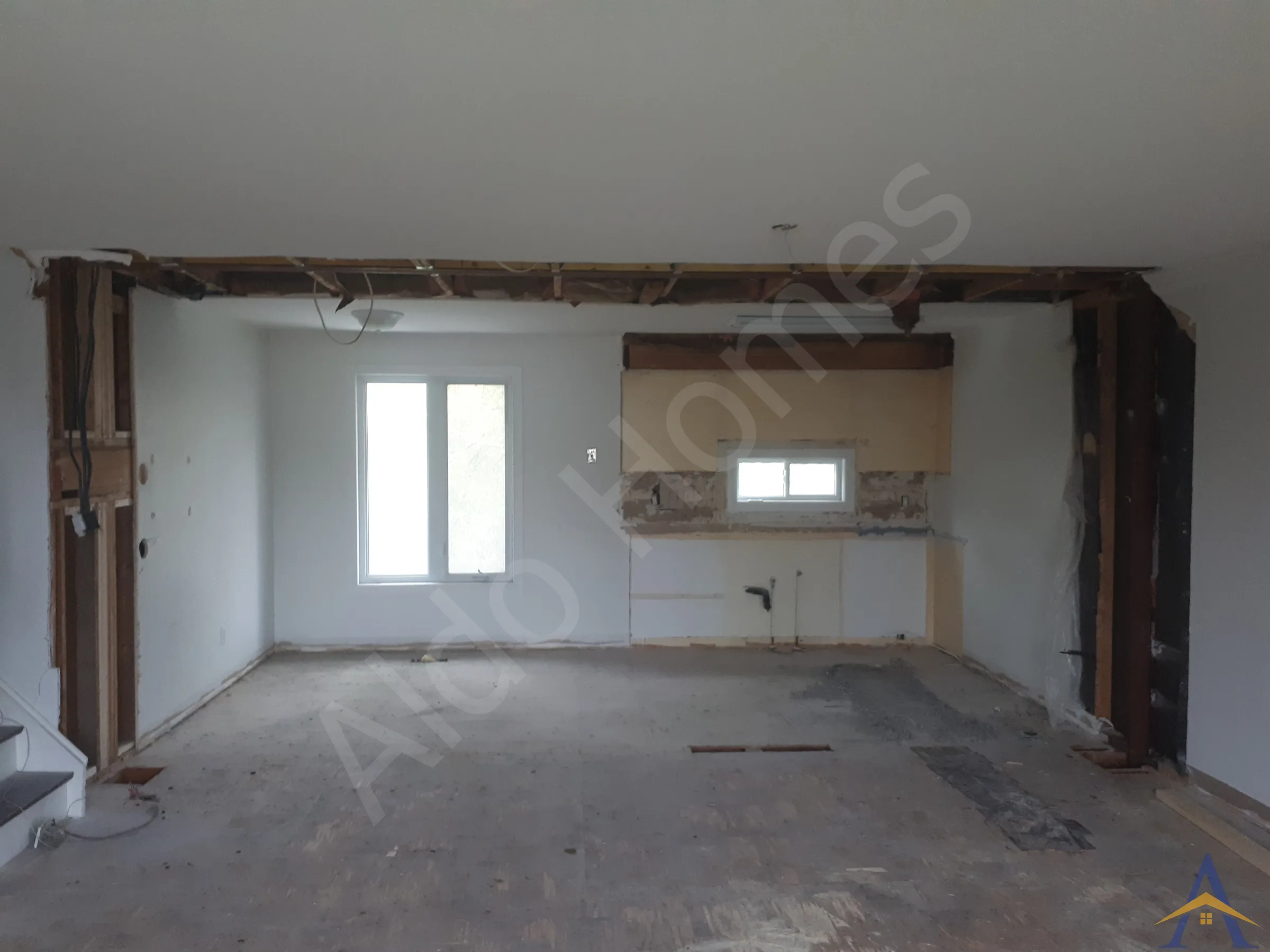 Bungalow Load-Bearing Wall Removal in Whitby: Lupin Drive, photo 4