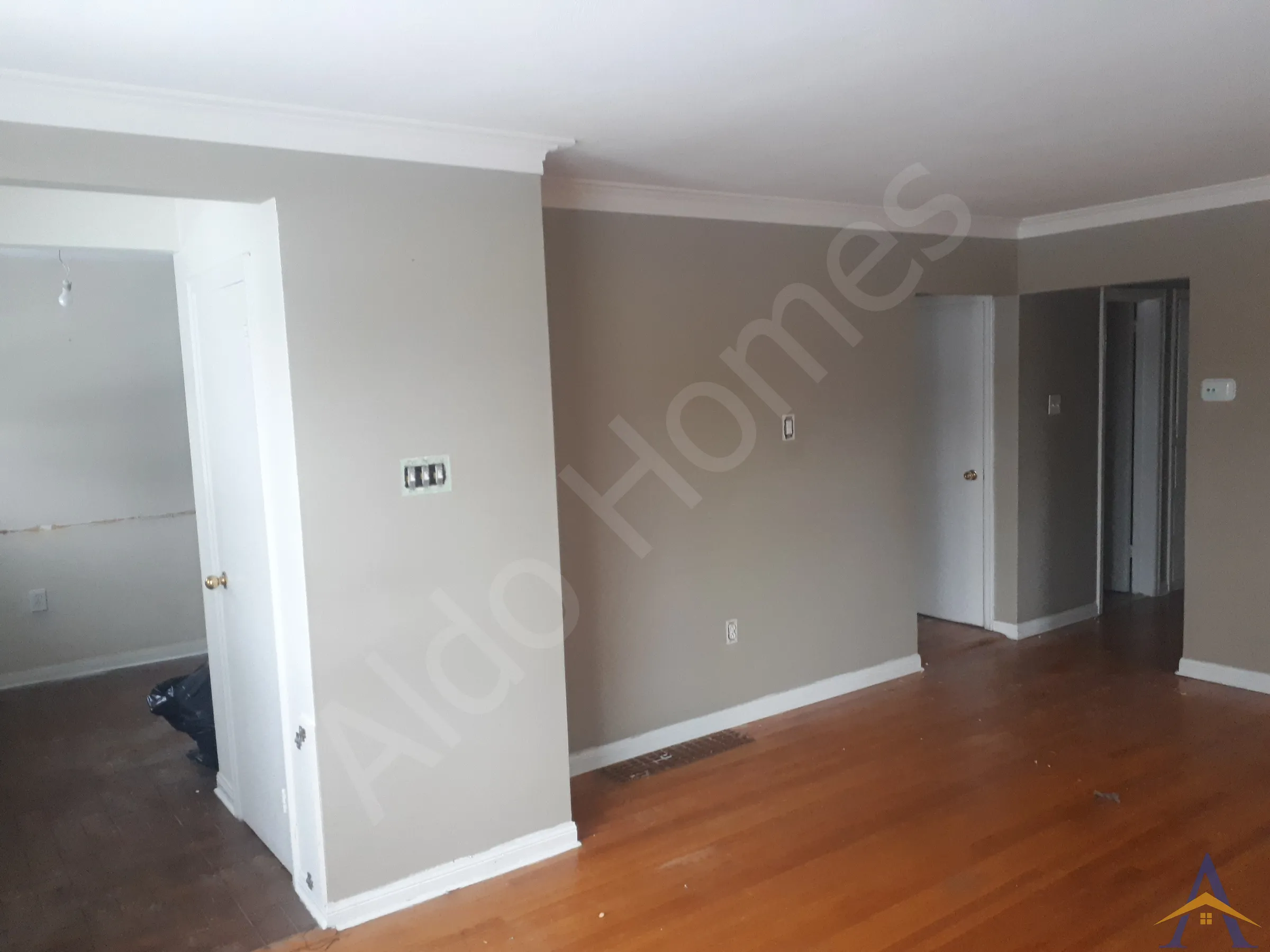 Bungalow Load-Bearing Wall Removal in Scarborough: Maxim cr