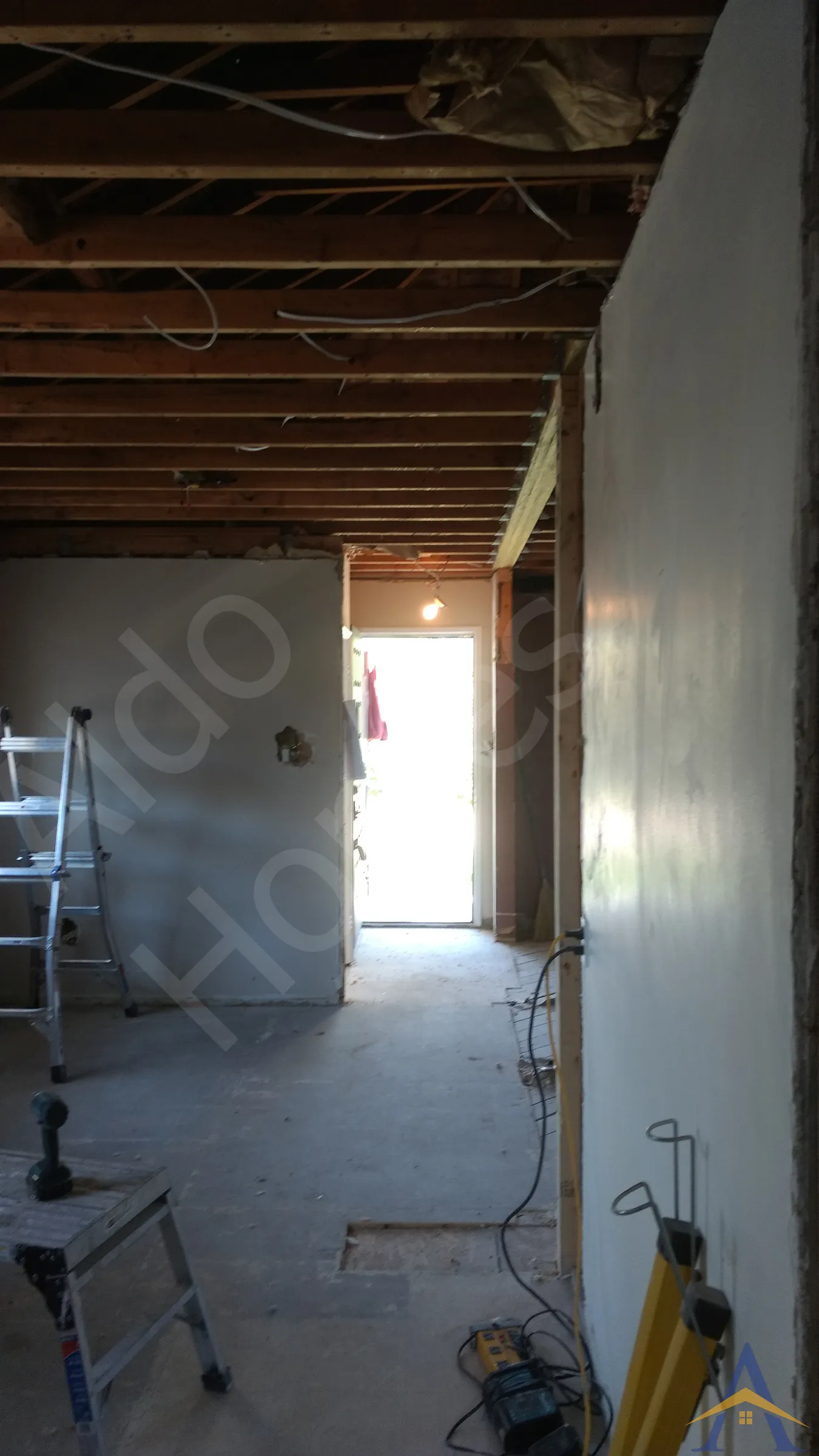 Bungalow Load-Bearing Wall Removal in Toronto: Oxford, photo 4