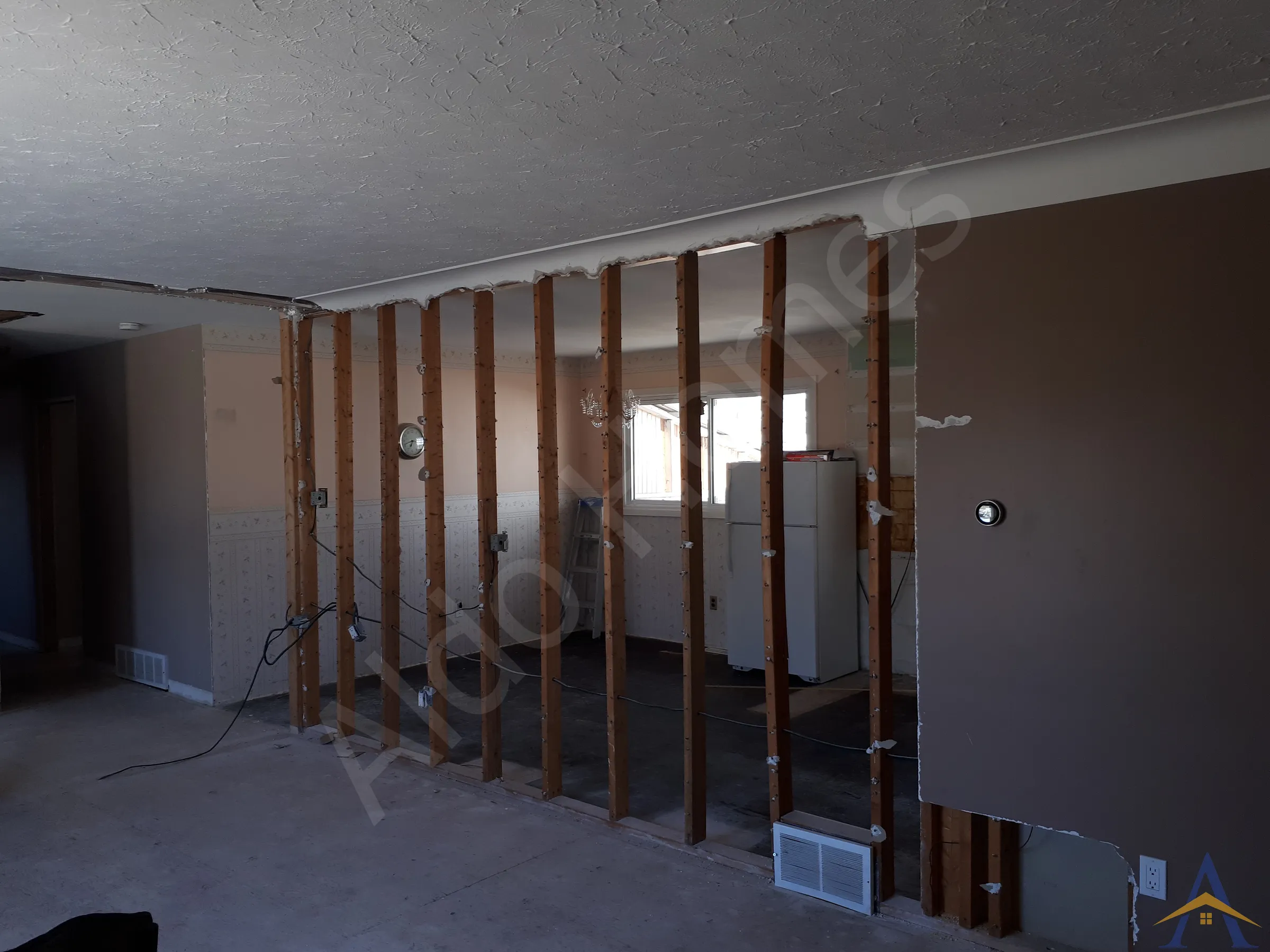Bungalow Load-Bearing Wall Removal in Niagara Falls: Richmond Cr