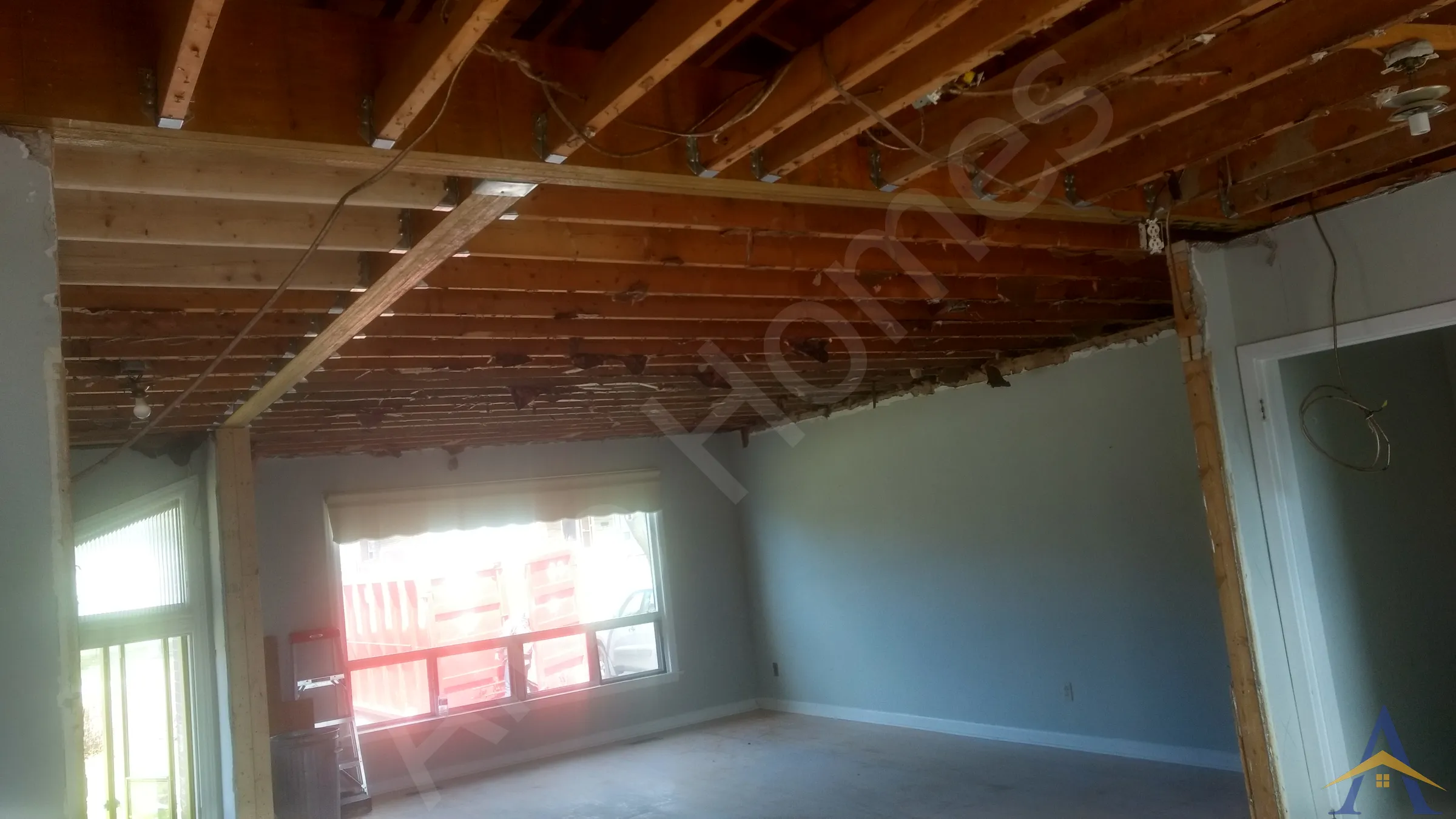 Bungalow Load-Bearing Wall Removal in North York: Tavistock, photo 6