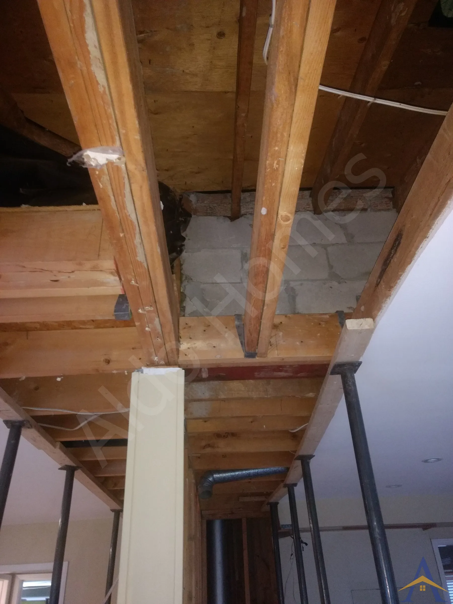 Load-Bearing Wall Removal in Mississauga: 10th Line W, photo 2