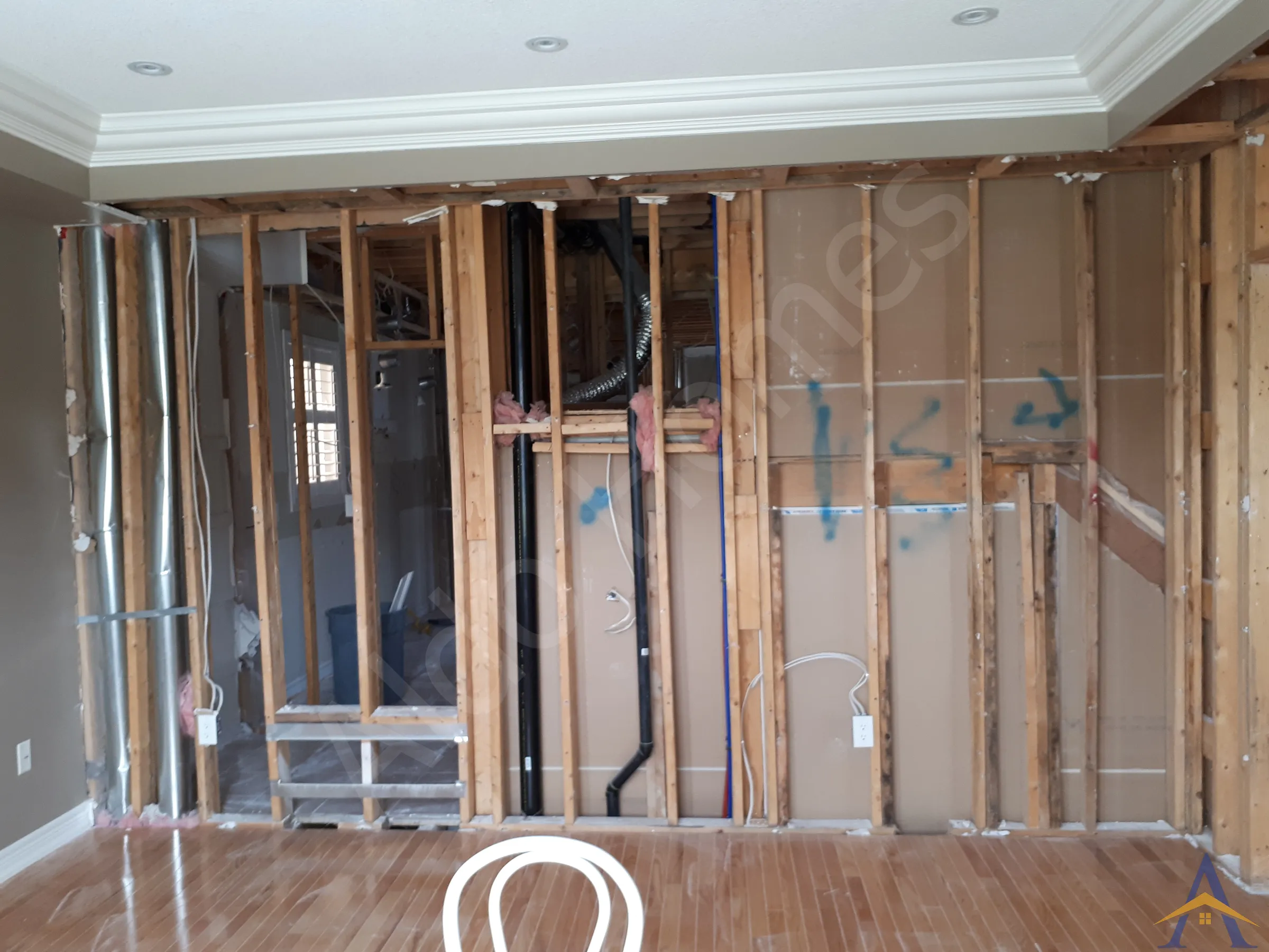 Load-Bearing Wall Removal in Markham: Crescent Park Lane, photo 3