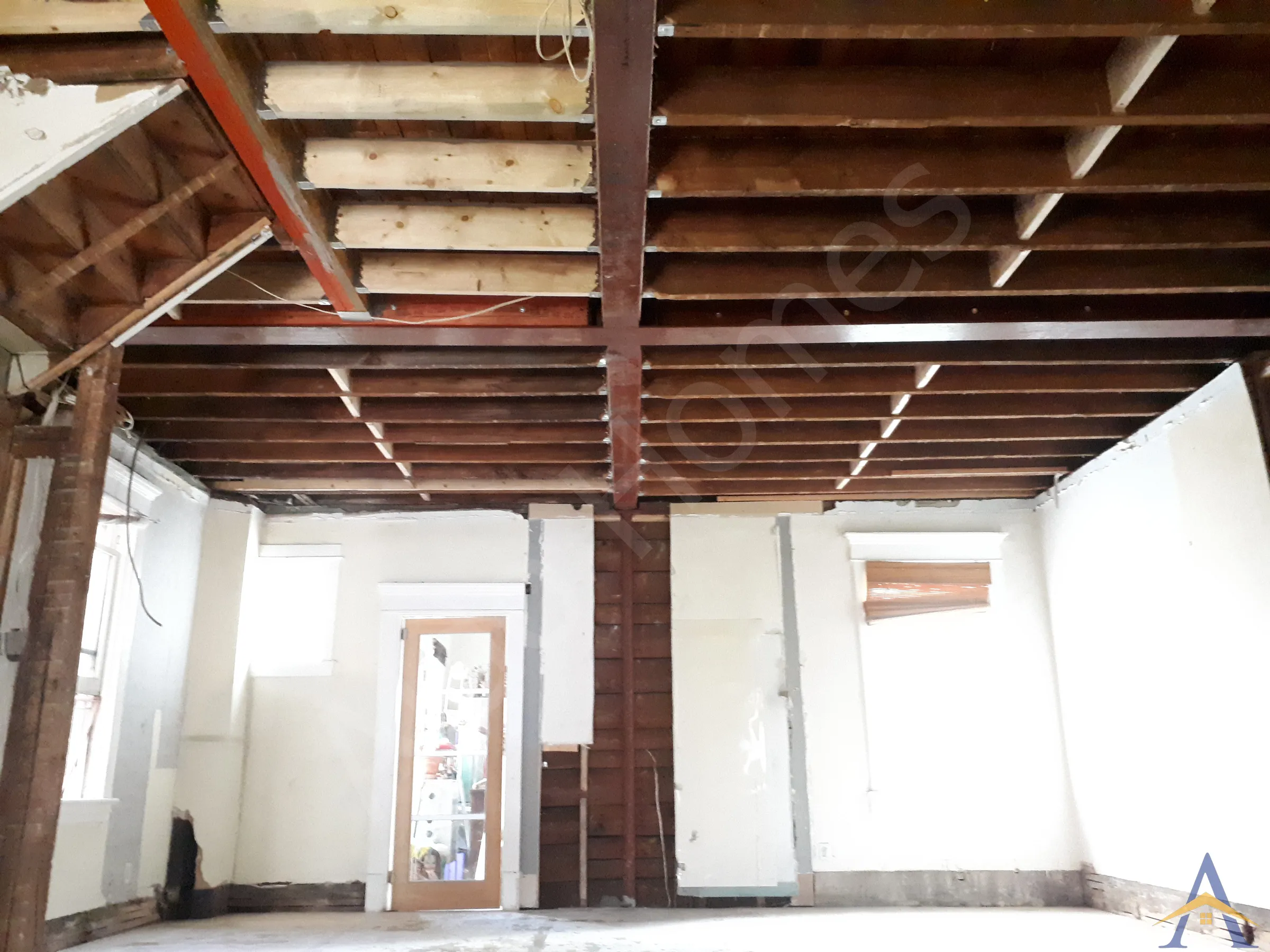 Load-Bearing Wall Removal in Toronto: Dundas Street West, photo 3