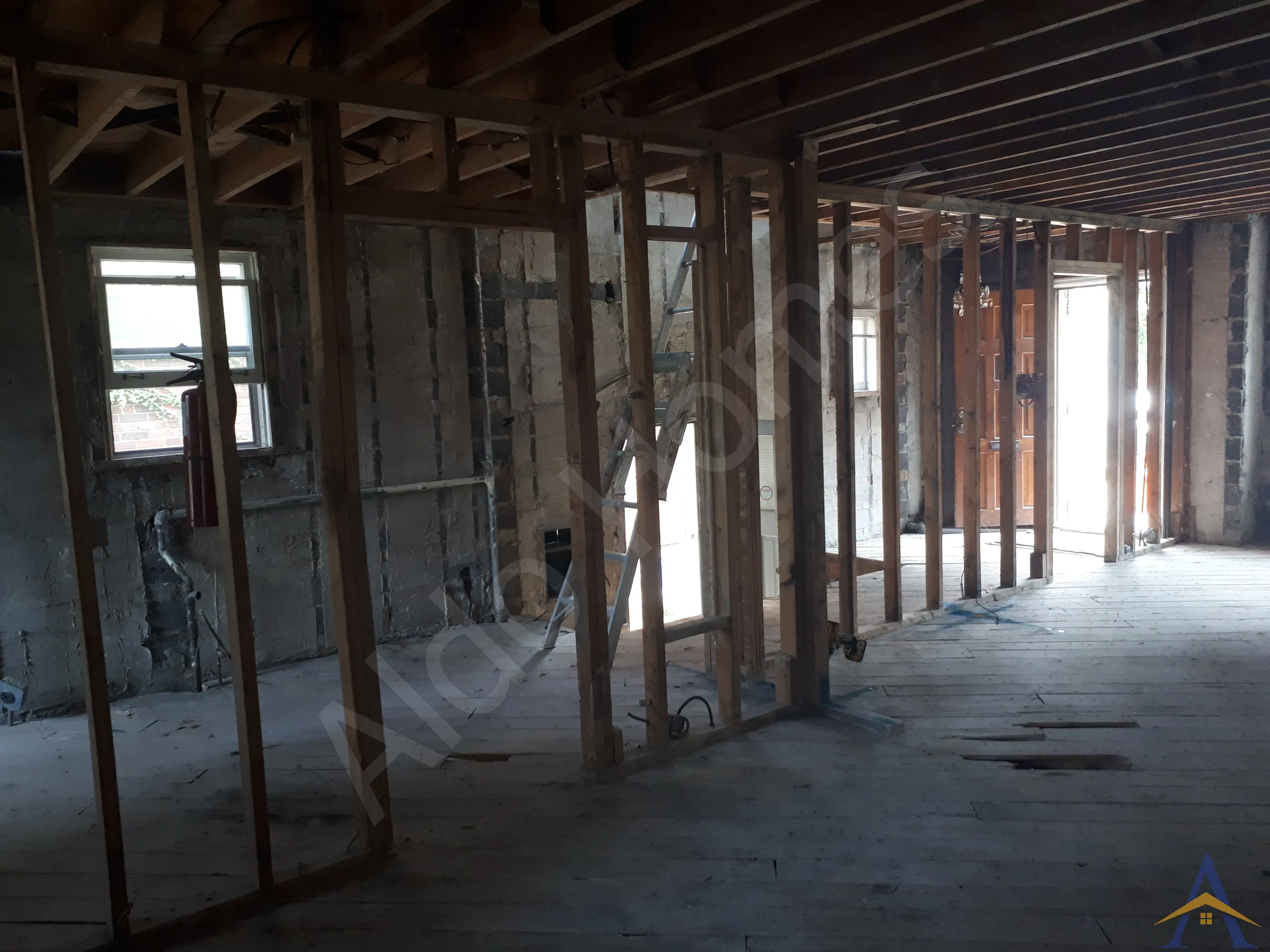 Basement Steel Beam Installation in Toronto: Peveril Hill N, photo 4