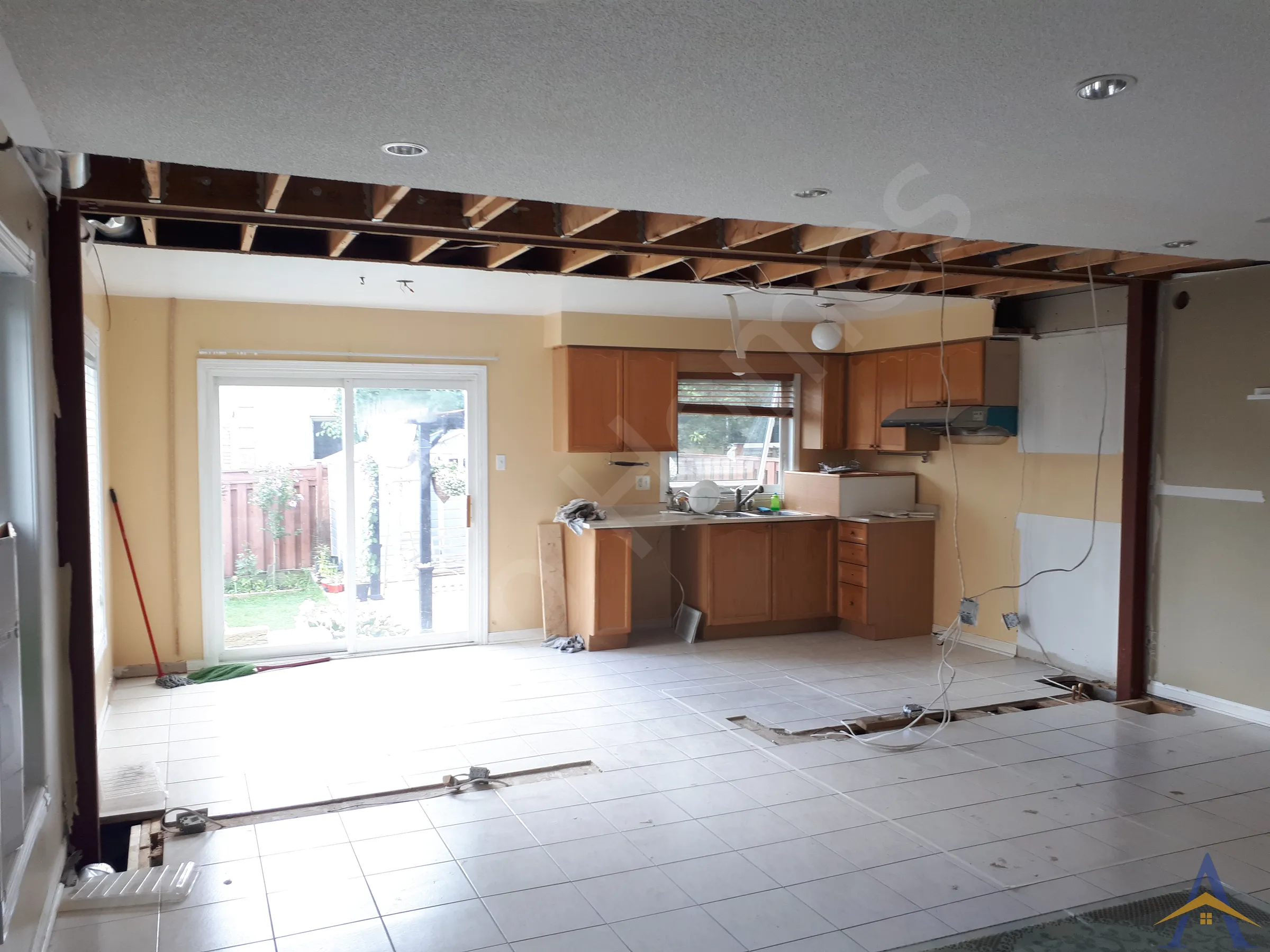 Load-Bearing Wall Removal in Mississauga: Rosehurst Dr, photo 4