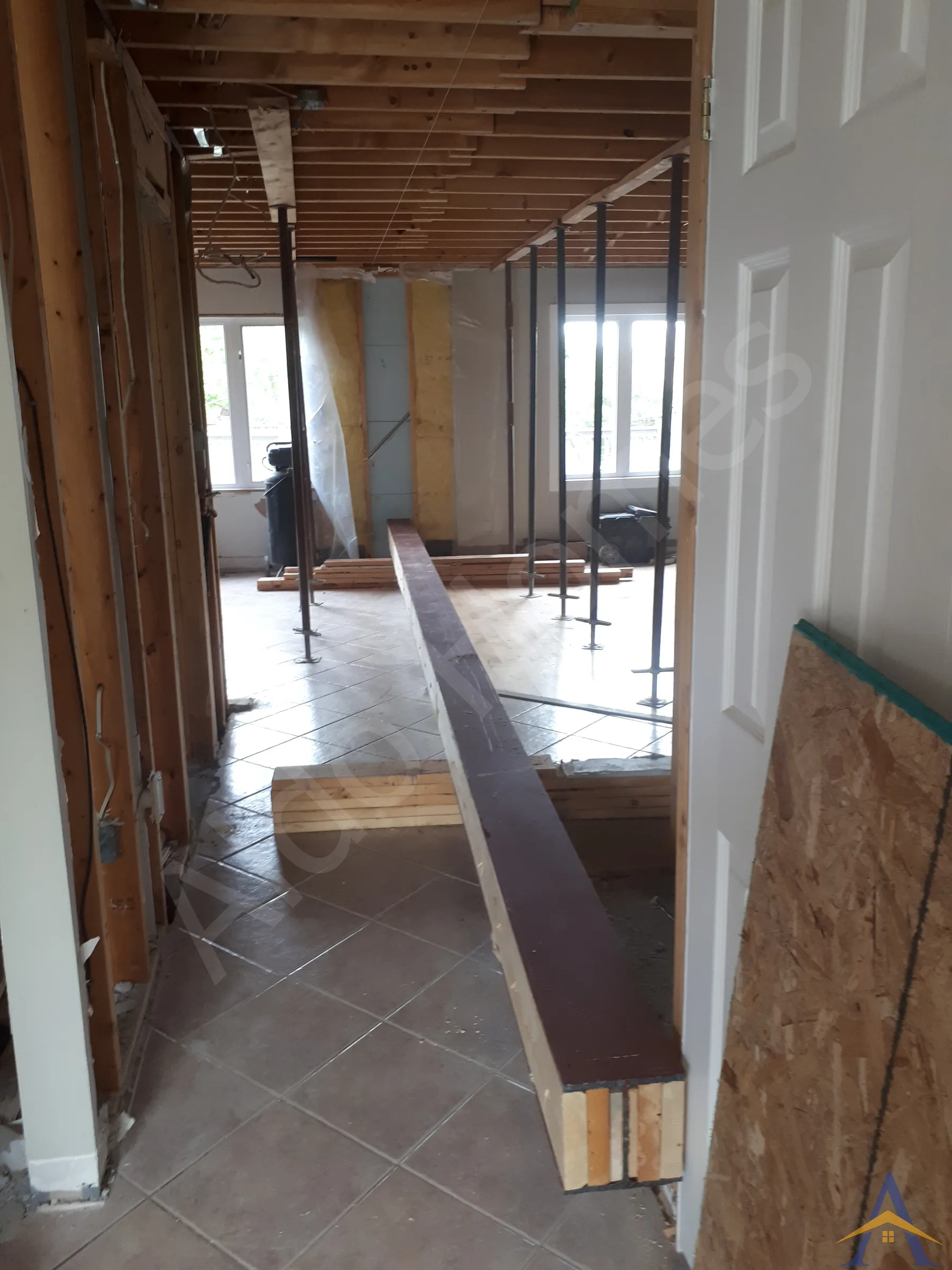 Load-Bearing Wall Removal in Oakville: Stillmeadow Rd, photo 3